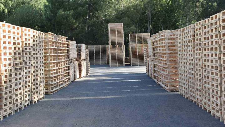 Contenant en bois près du Mans