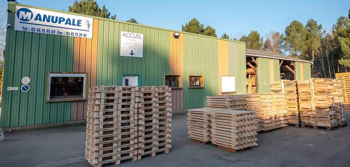 Caisse en bois près du Mans