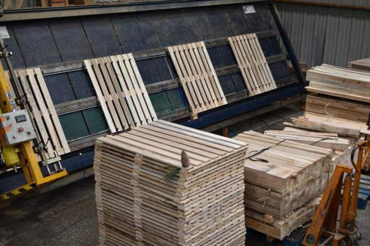 Palette en bois près du Mans