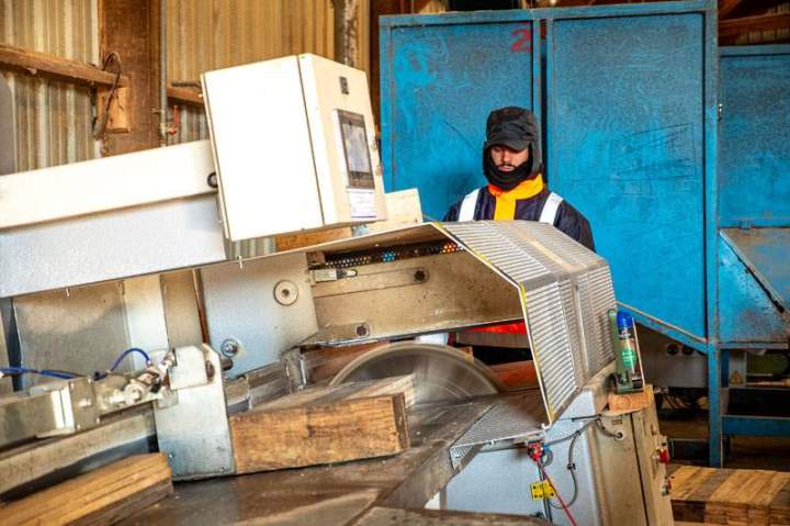 Assemblage de bois près du Mans