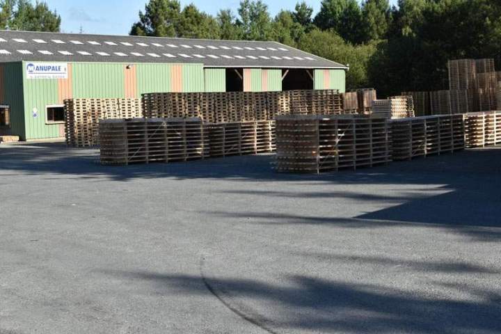 Caisse en bois près du Mans
